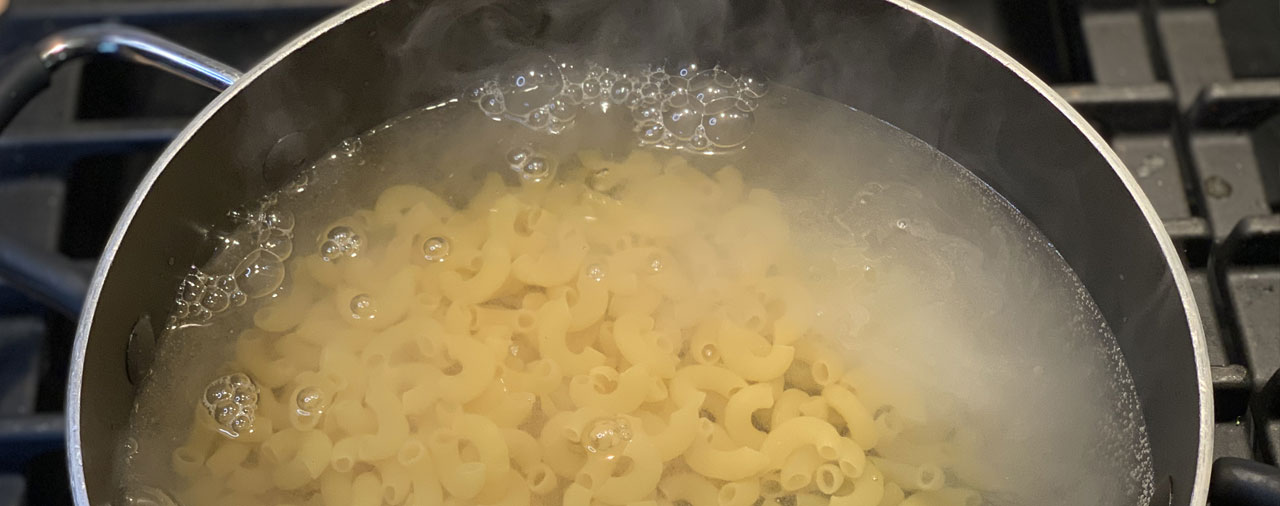 boiling macaroni